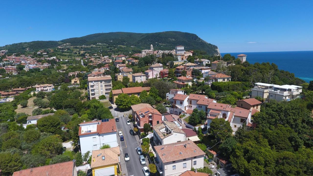 Amare Sirolo B&B 외부 사진
